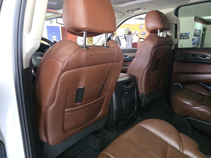 Used 2016 Cadillac Escalade ESV Premium AWD/4WD image 11