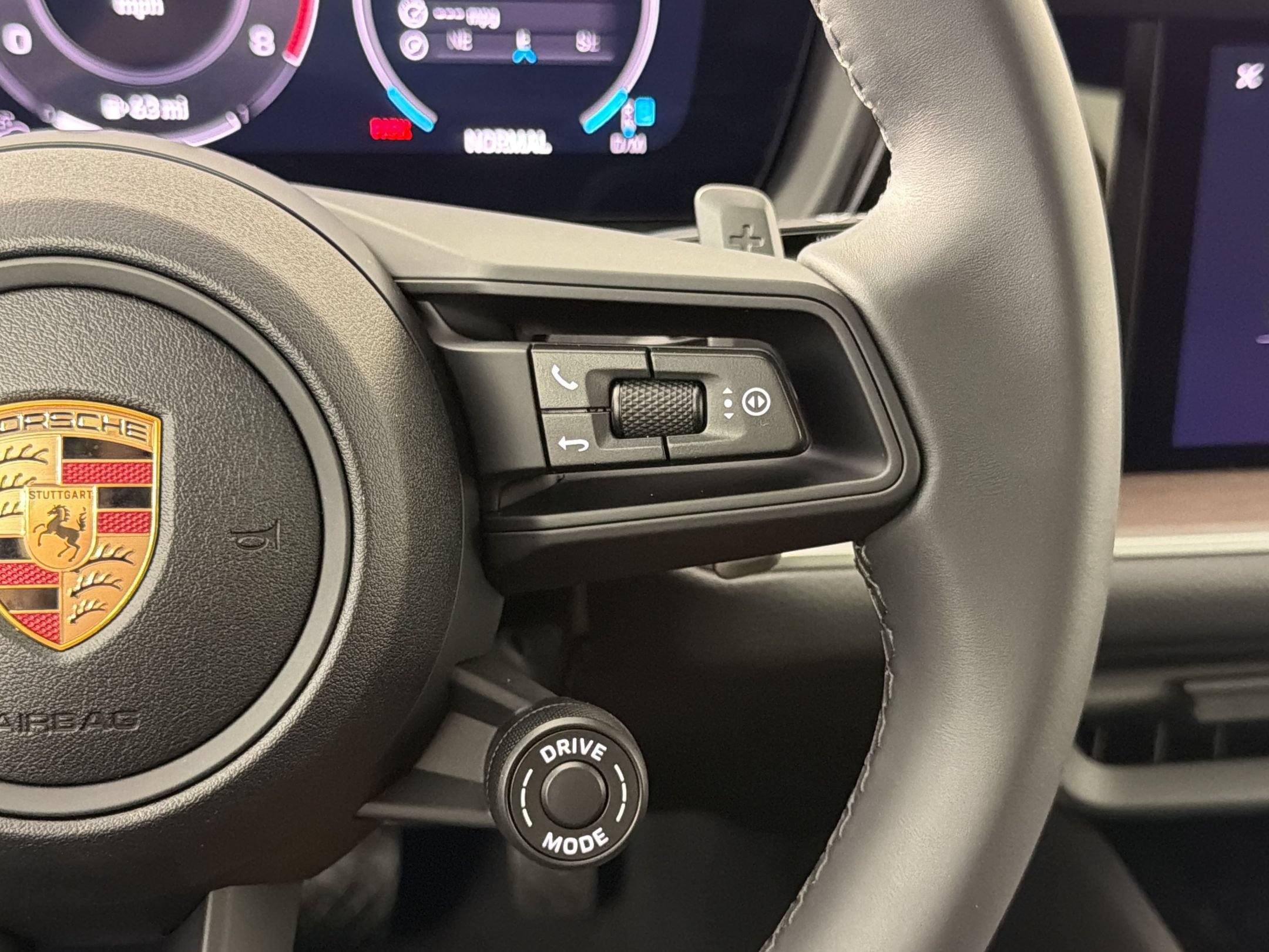 Certified 2026 Porsche Cayenne Coupe AWD/4WD image 23