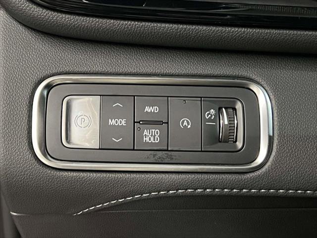 Used 2025 Buick Enclave Preferred w/ Power Package image 22