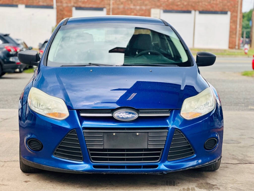 Used 2012 Ford Focus S FWD image 2