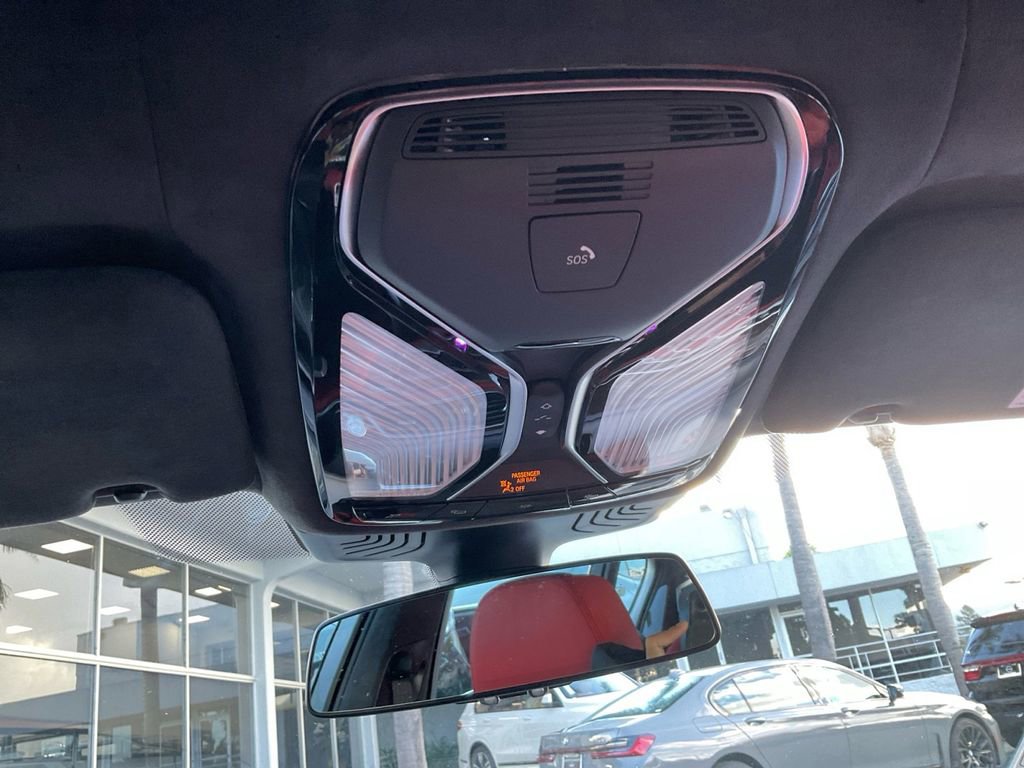 Used 2022 BMW 750i xDrive w/ Executive Package image 25