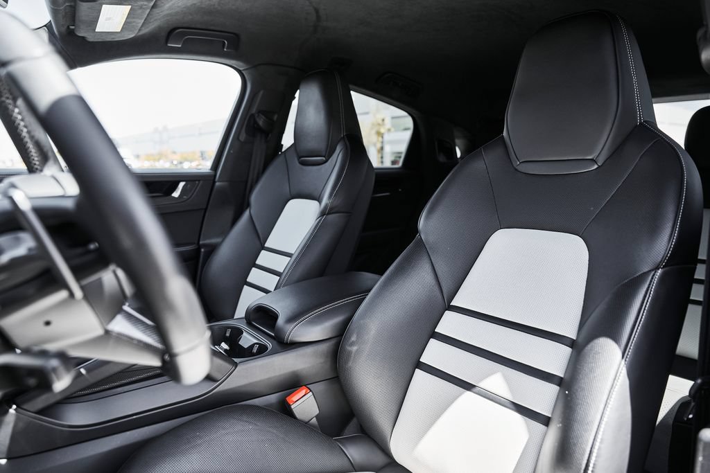 Used 2024 Porsche Cayenne Turbo GT AWD/4WD image 49