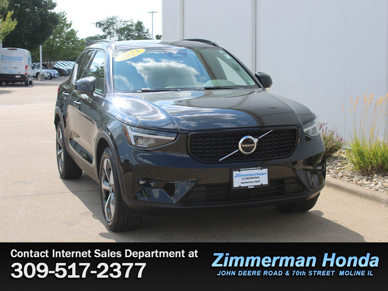 Used 2023 Volvo XC40 B4 Ultimate FWD image 3