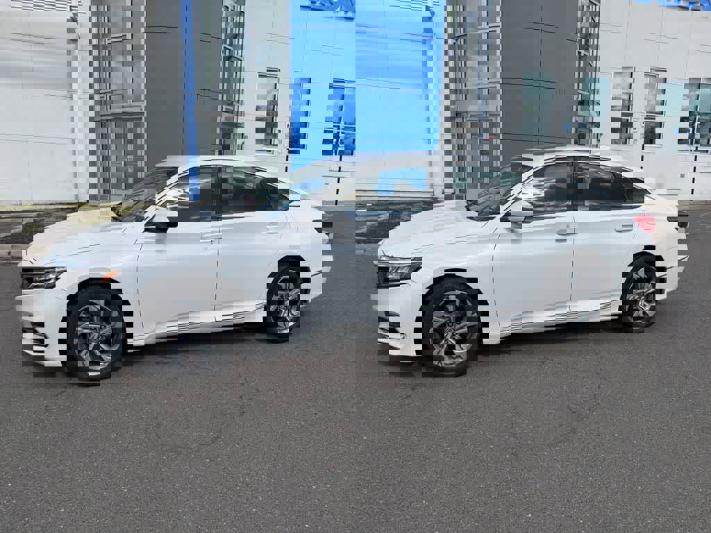 Used 2019 Honda Accord EX image 4