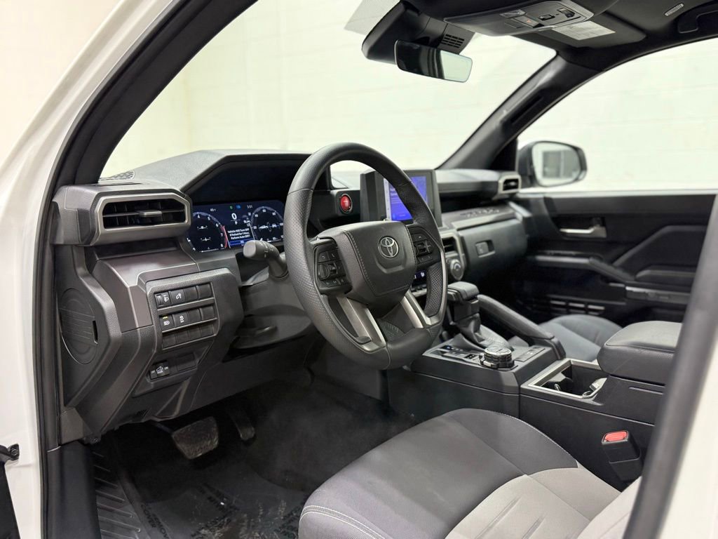Used 2025 Toyota Tacoma TRD Off-Road image 16