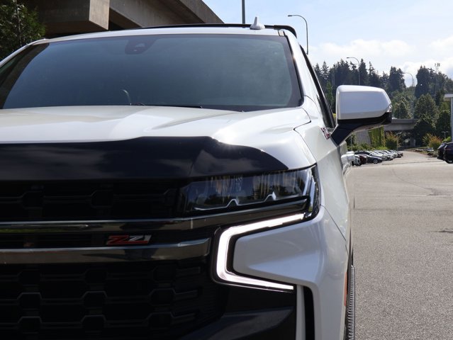 Used 2022 Chevrolet Suburban Z71 w/ Luxury Package AWD/4WD image 2