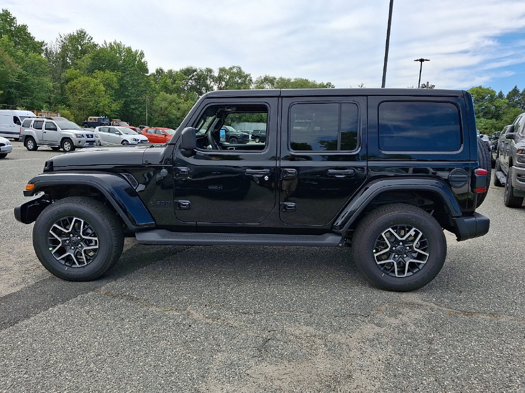New 2027 Jeep Wrangler Unlimited Sahara AWD/4WD image 5