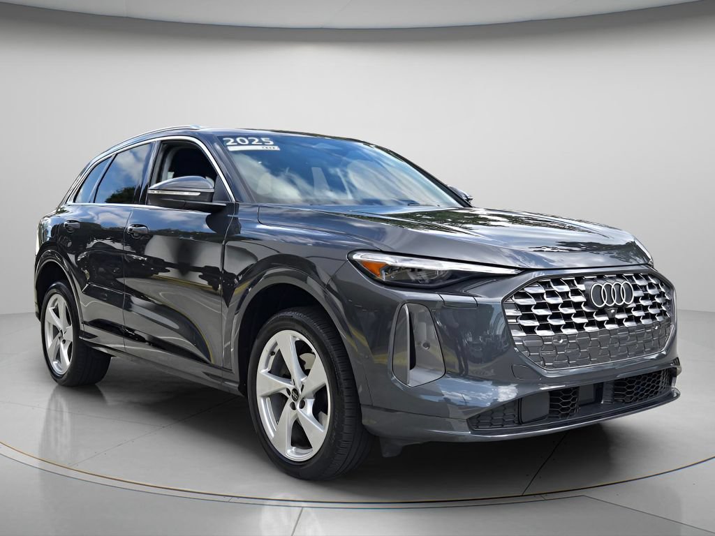 Certified 2025 Audi Q5 Premium Plus w/ Premium Plus AWD/4WD image 8