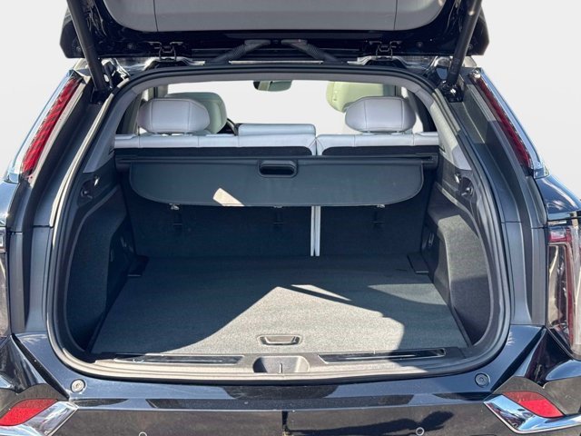 Certified 2025 Cadillac Optiq Sport 2 AWD/4WD image 16
