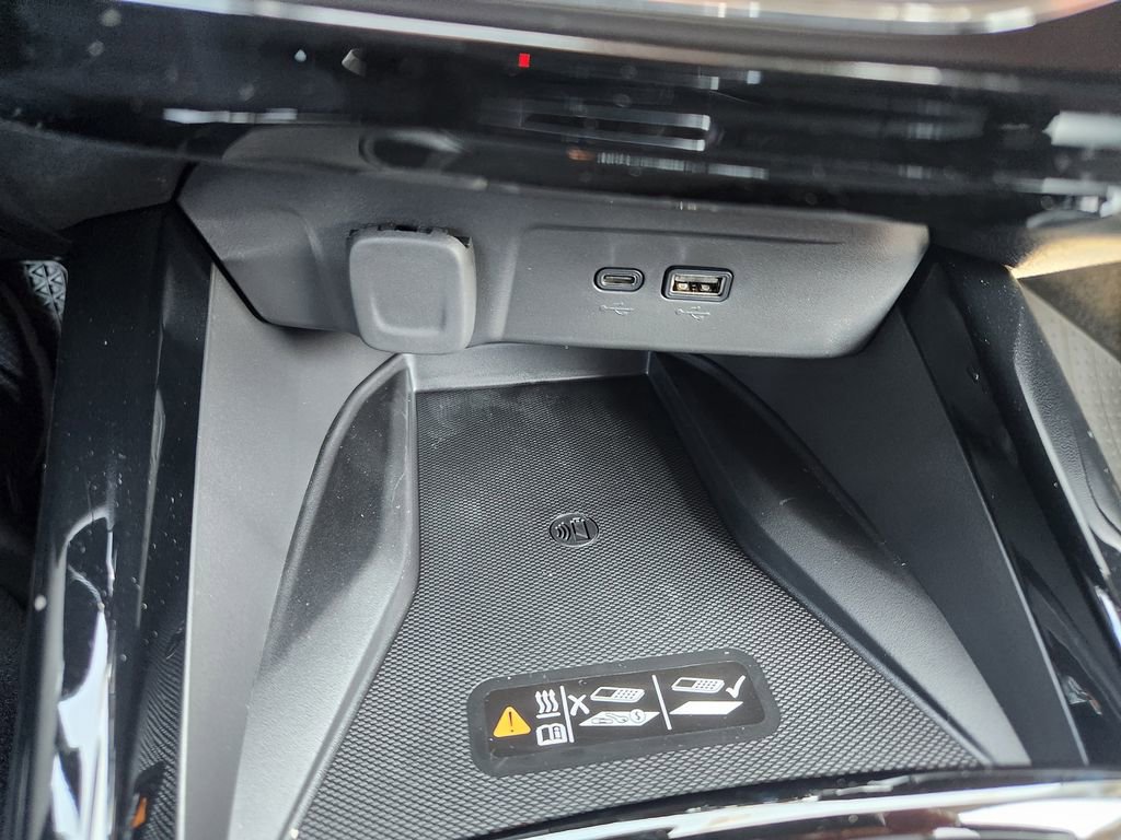 New 2026 Chevrolet Trax ACTIV w/ Sunroof Package FWD image 20