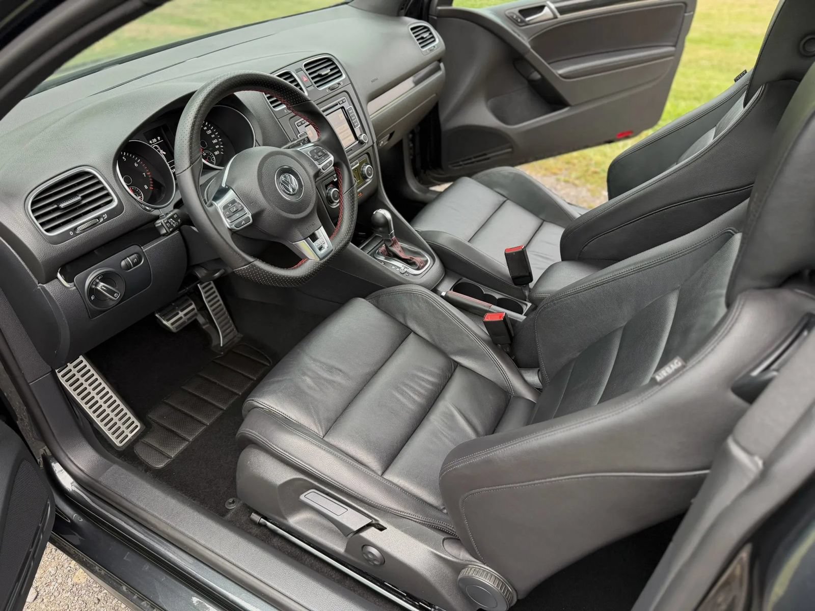 Used 2010 Volkswagen GTI 2-Door FWD image 71