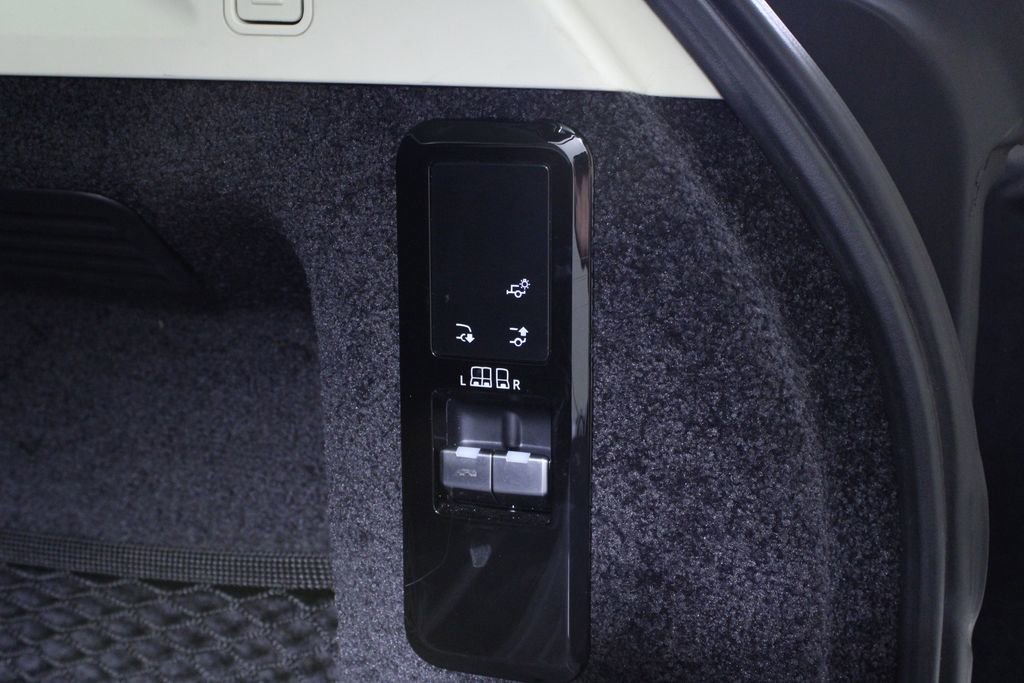 Used 2023 Land Rover Range Rover SE image 10