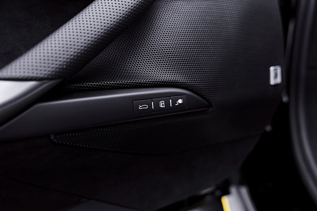 Used 2023 Ferrari 296 GTB RWD image 40