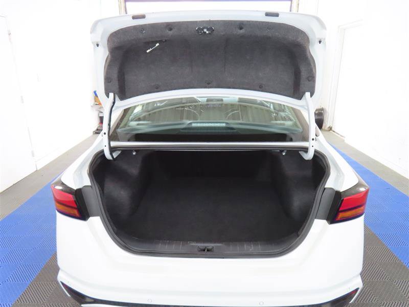 Used 2025 Nissan Altima 2.5 SV FWD image 12