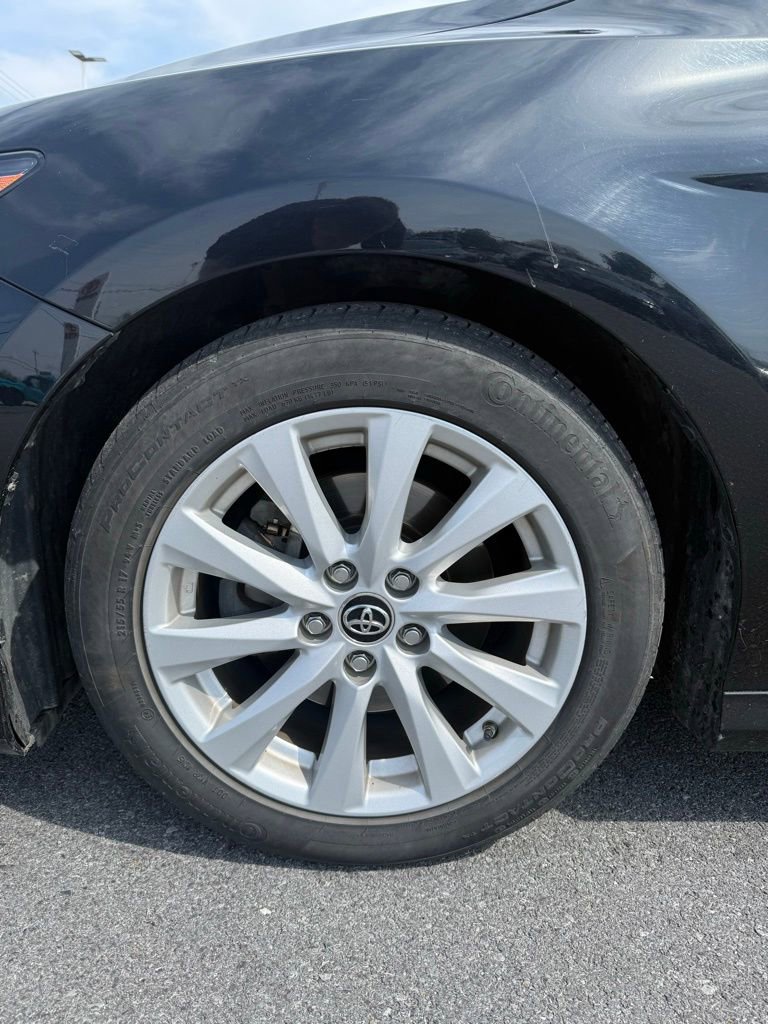 Used 2018 Toyota Camry LE image 7