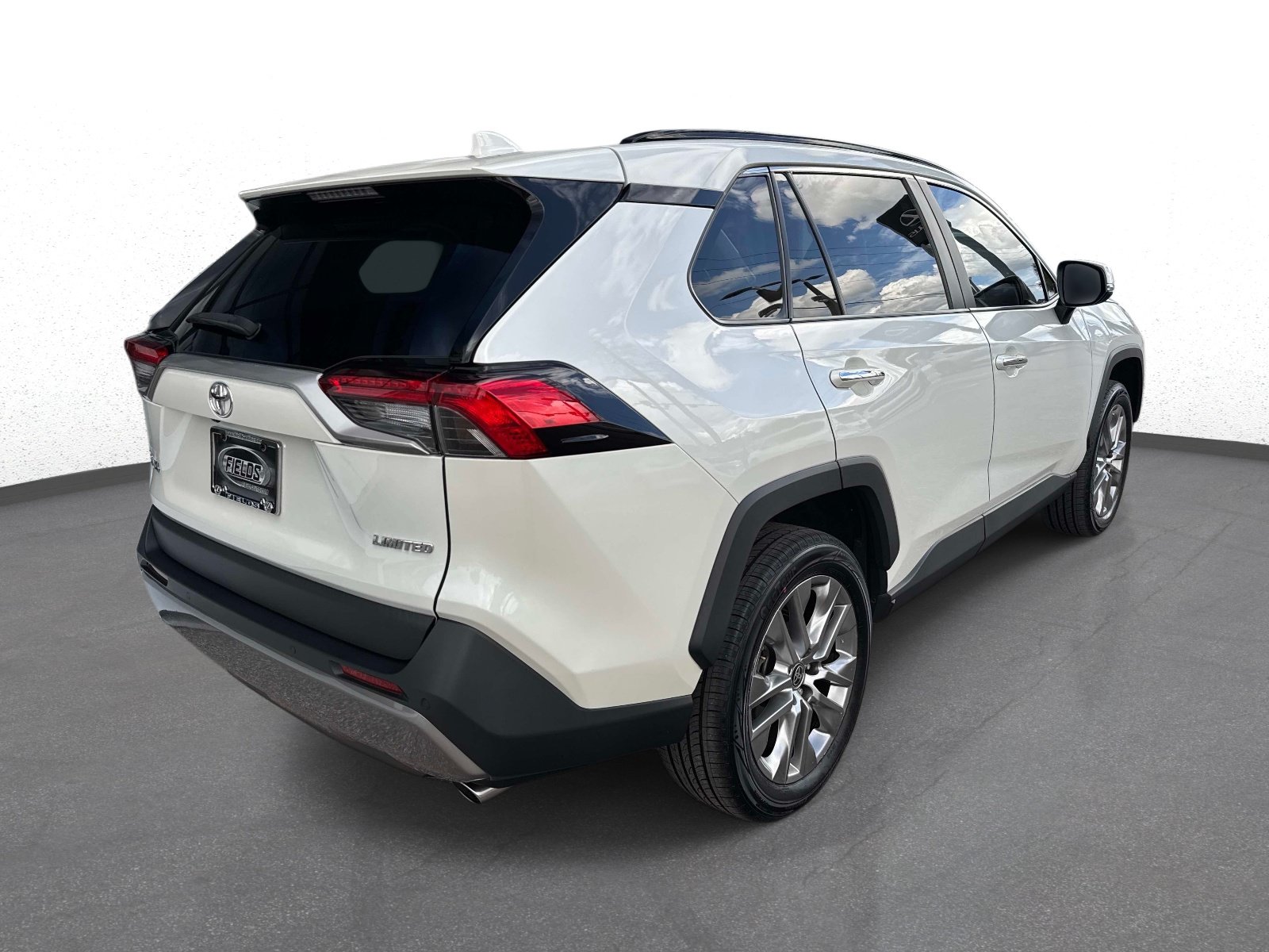 Used 2022 Toyota RAV4 Limited w/ Limited Grade Weather Package FWD image 3