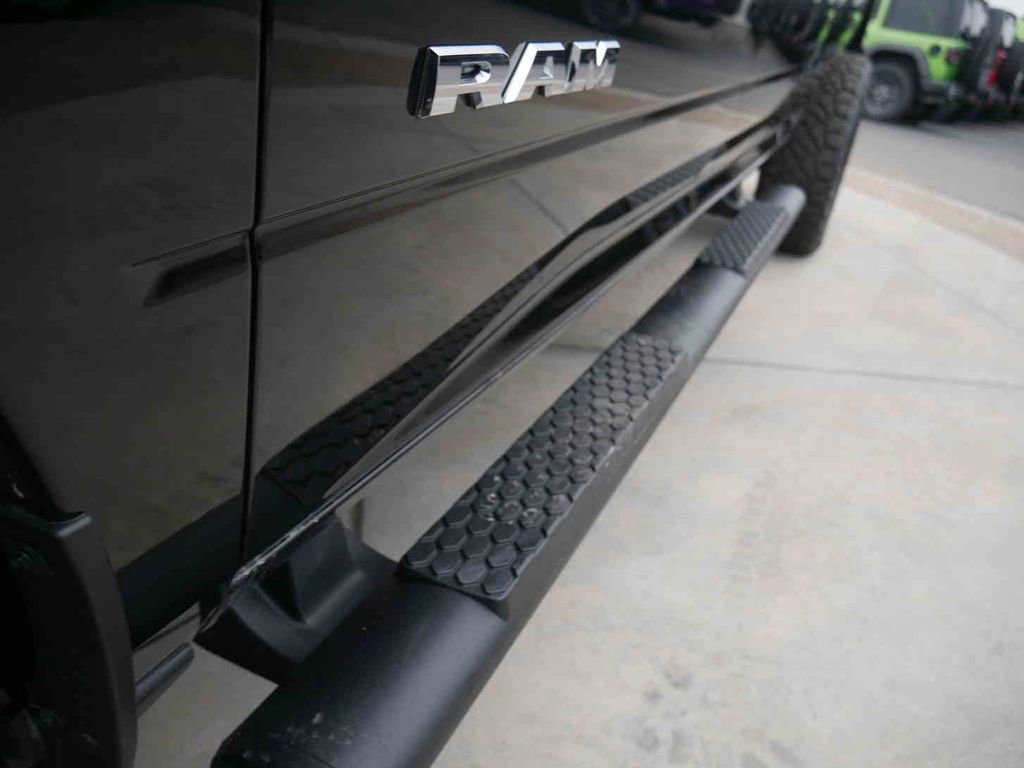 Used 2025 RAM 3500 Big Horn image 32