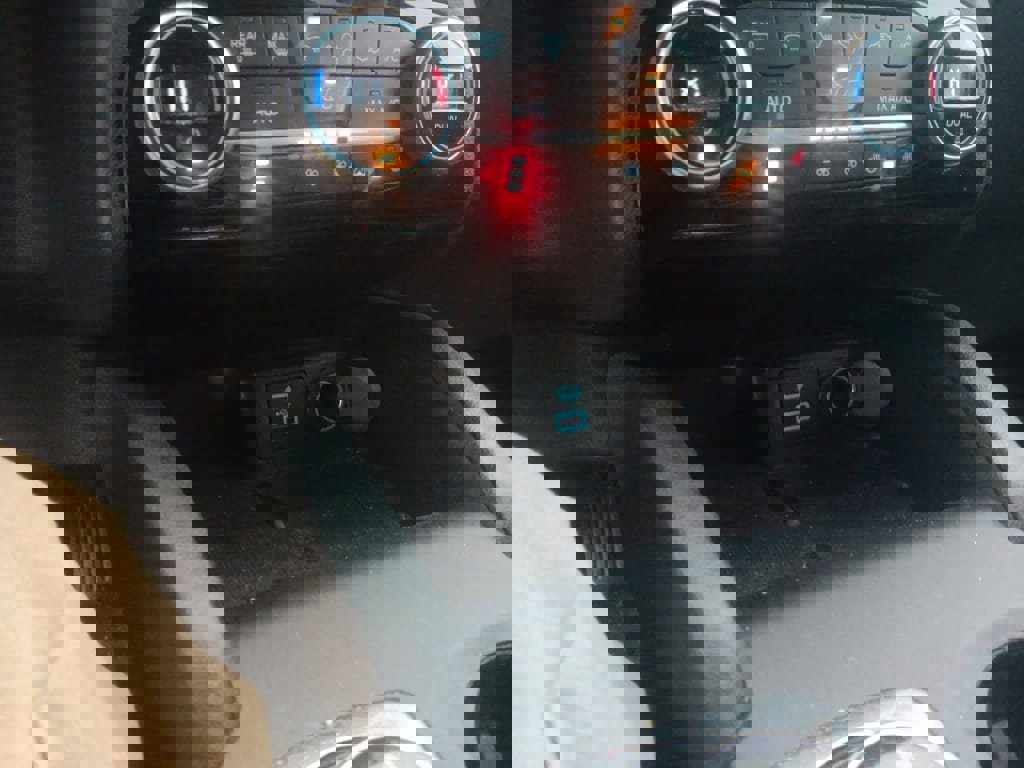 Used 2021 Ford Escape SEL w/ Technology Package image 29