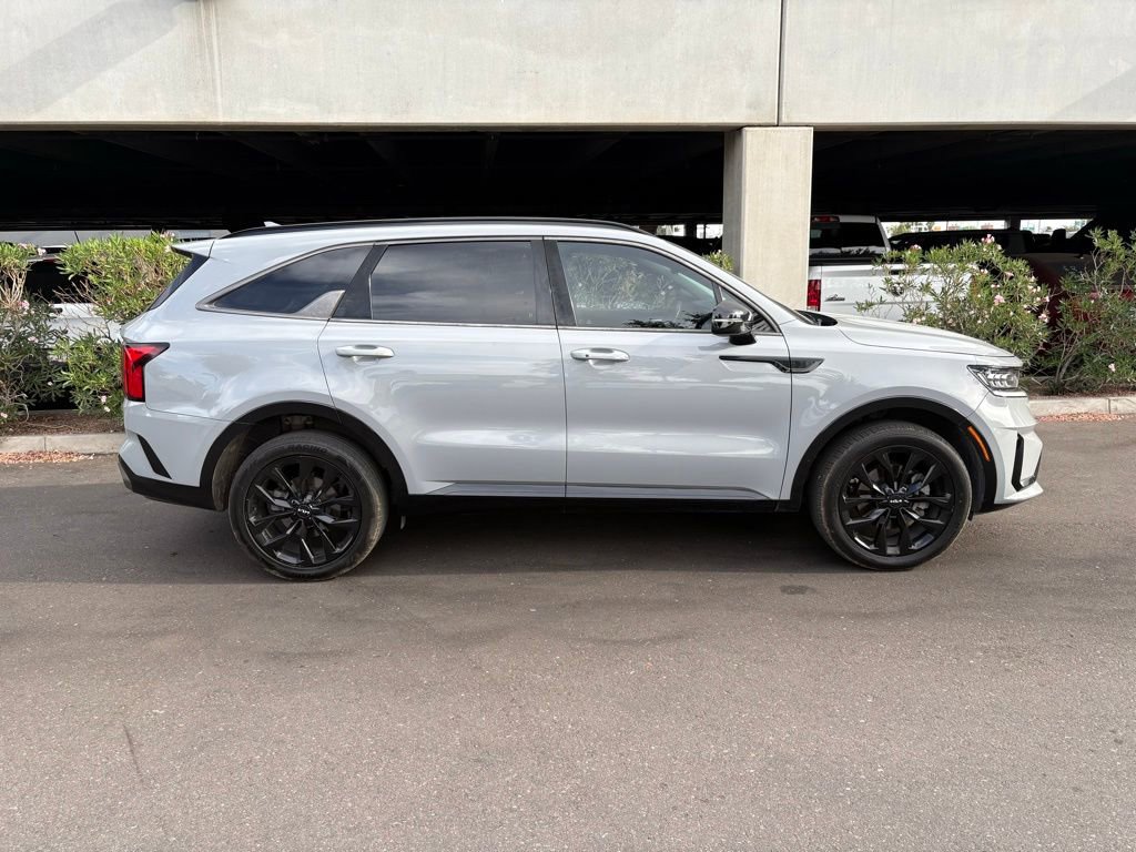 Used 2022 Kia Sorento SX image 3