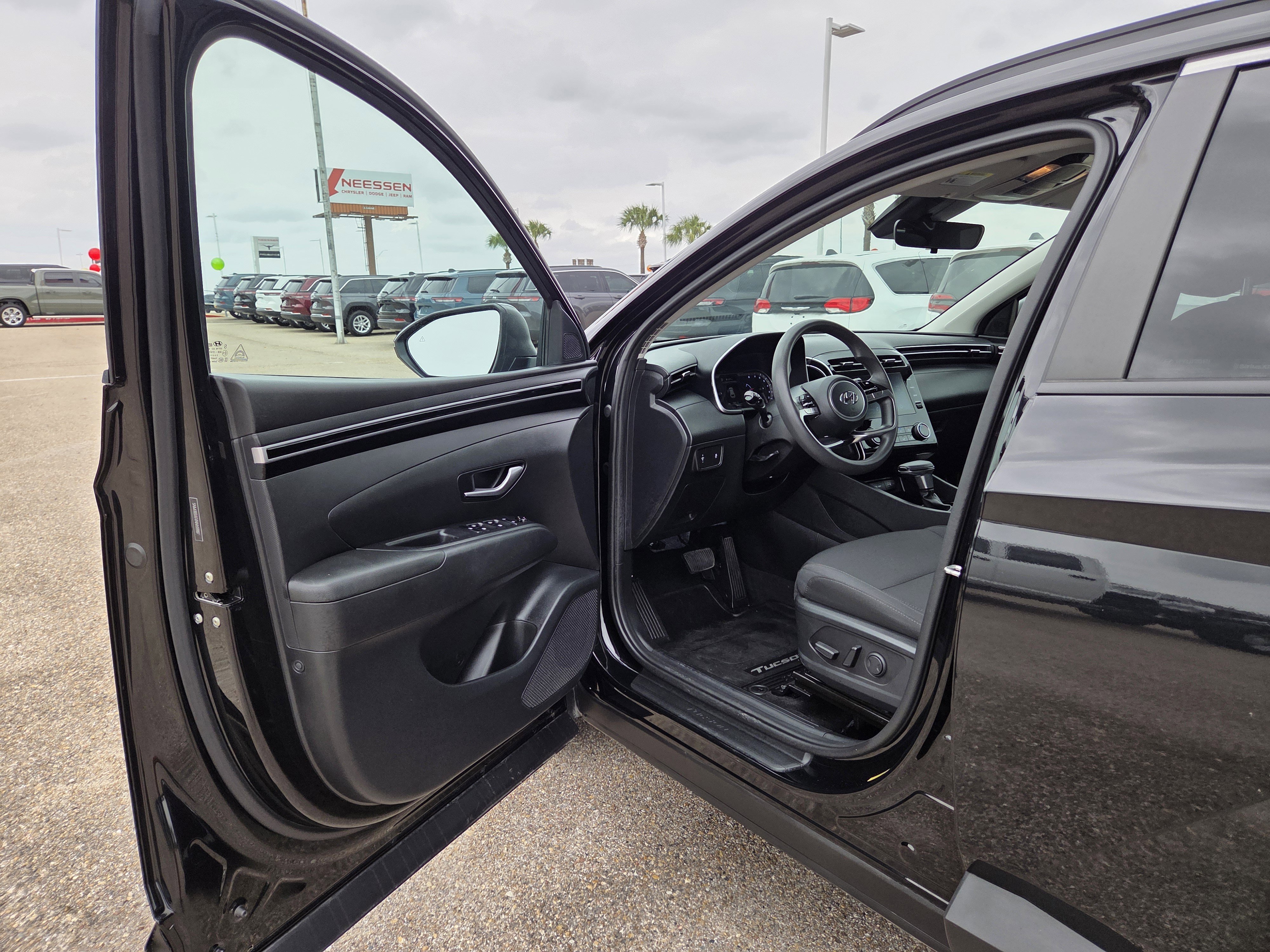 Used 2022 Hyundai Tucson SEL w/ Cargo Package FWD image 11