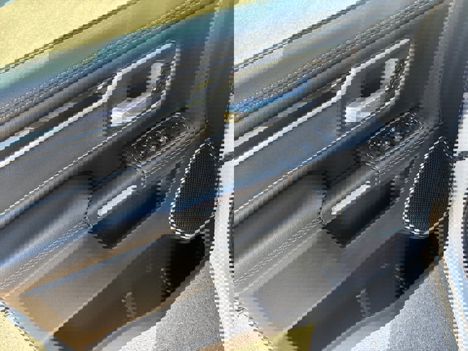 Used 2020 RAM 1500 Laramie w/ Sport Appearance Package image 11