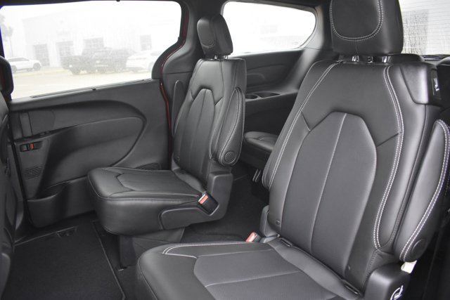 New 2026 Chrysler Voyager LX image 15