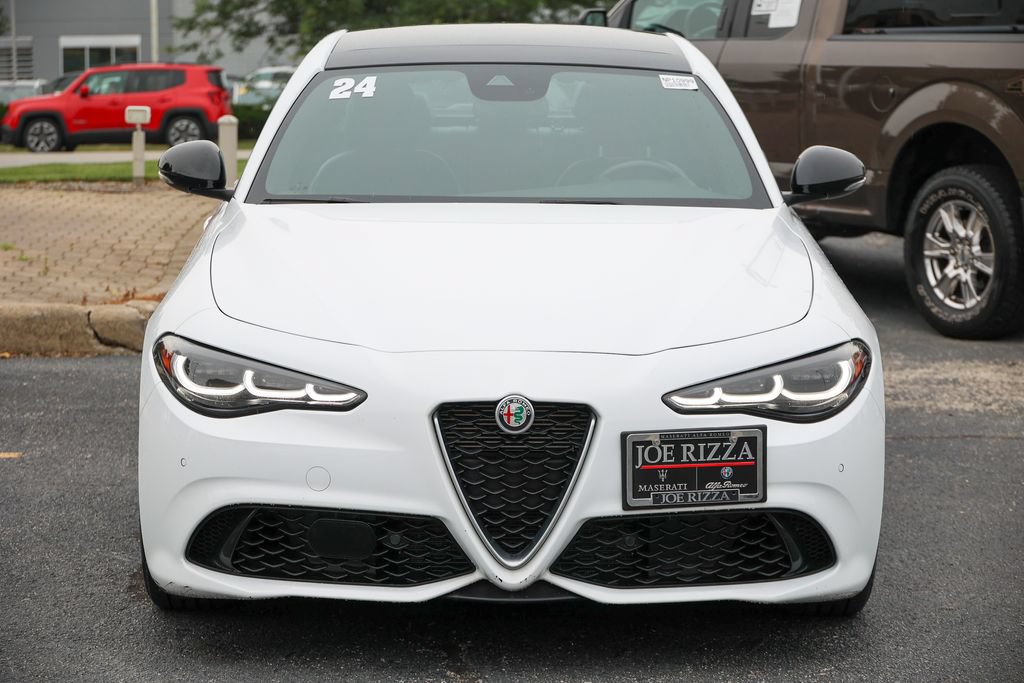 Used 2024 Alfa Romeo Giulia Ti AWD/4WD image 33
