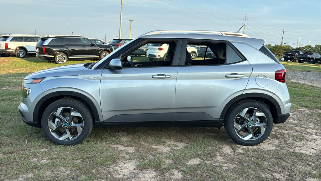 New 2026 Hyundai Venue SEL FWD image 4