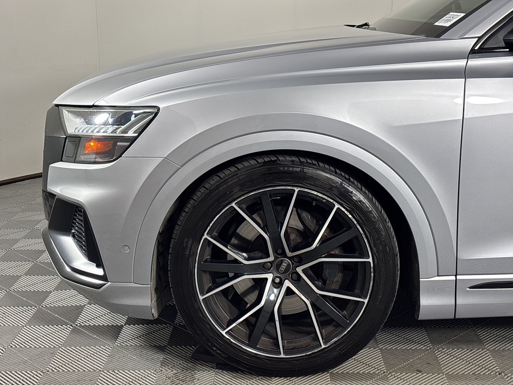 Used 2020 Audi SQ8 Prestige w/ Prestige Package AWD/4WD image 12