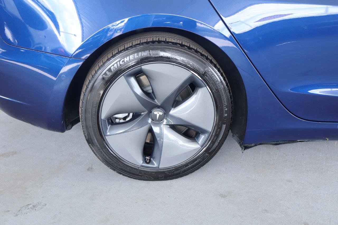 Used 2018 Tesla Model 3 Long Range RWD image 5