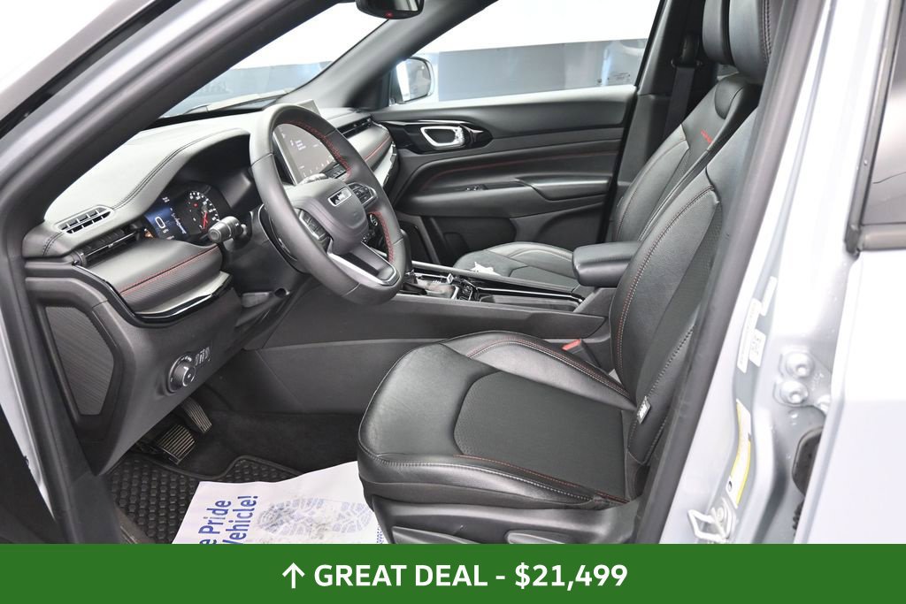 Used 2025 Jeep Compass Trailhawk AWD/4WD image 30