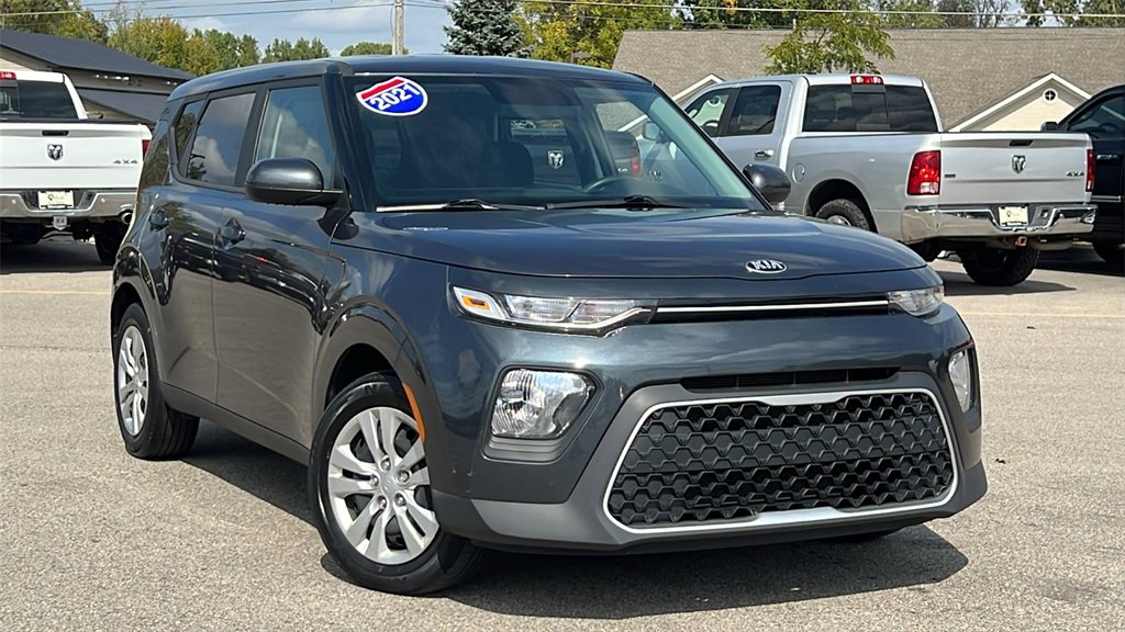 Used 2021 Kia Soul LX image 2