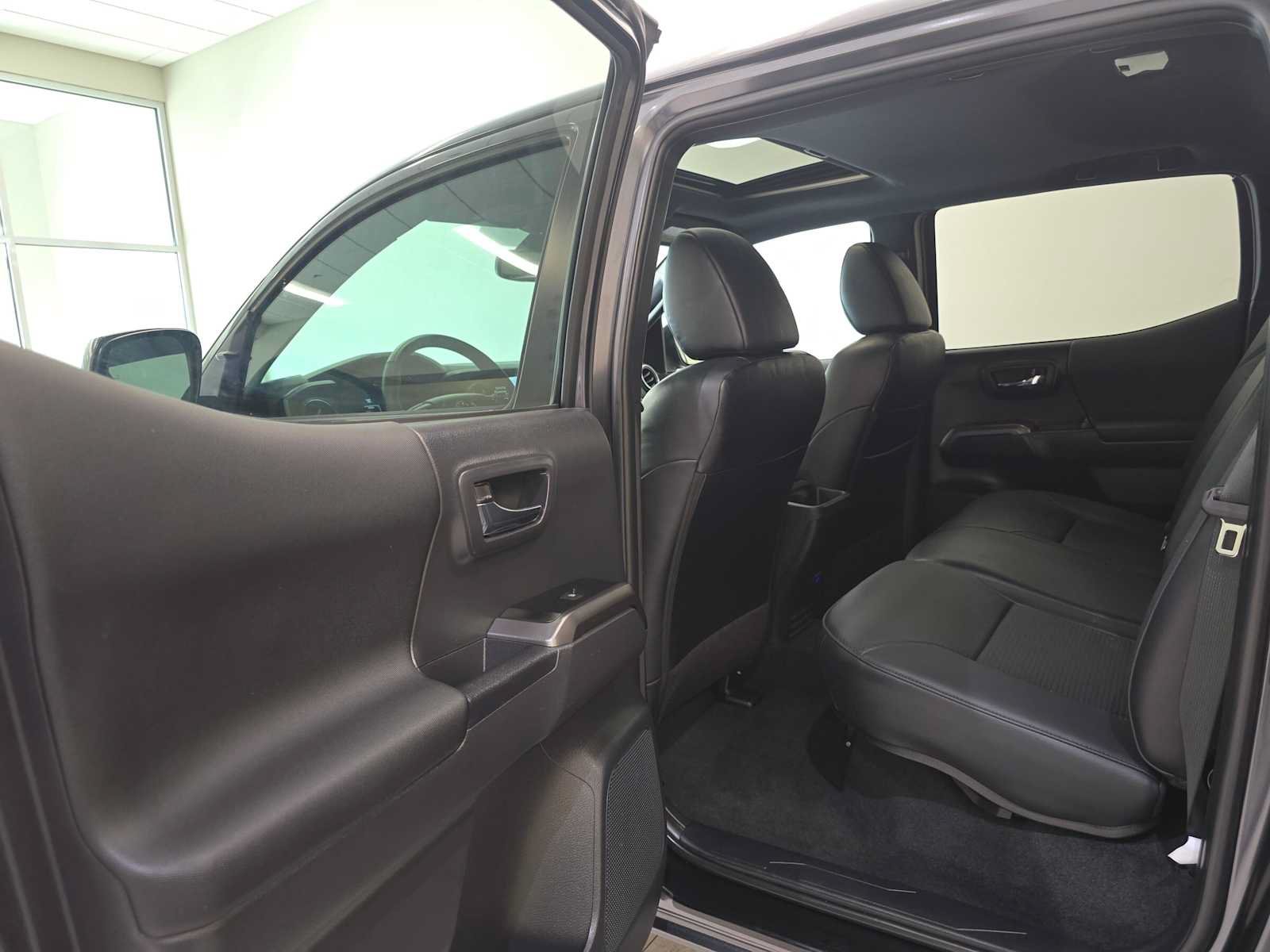 Certified 2023 Toyota Tacoma TRD Off-Road w/ TRD Premium Off Road Package AWD/4WD image 24