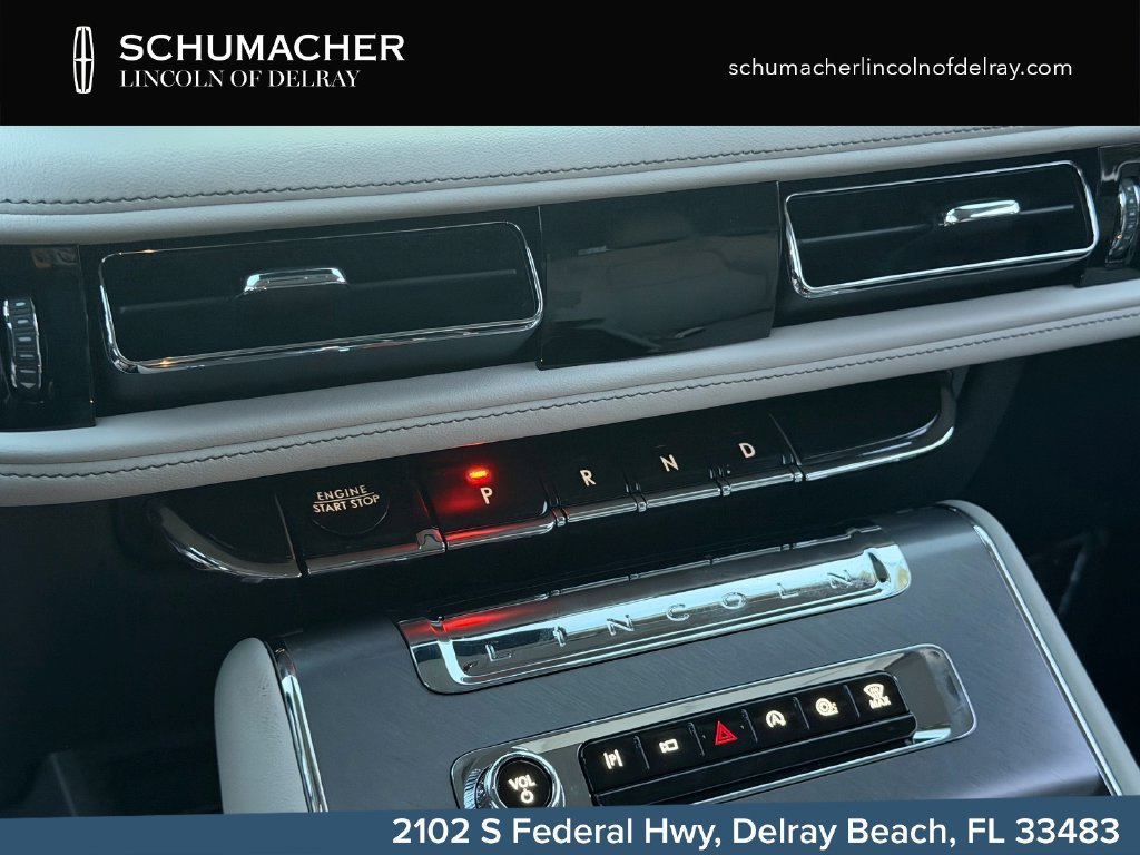 New 2027 Lincoln Aviator AWD image 17