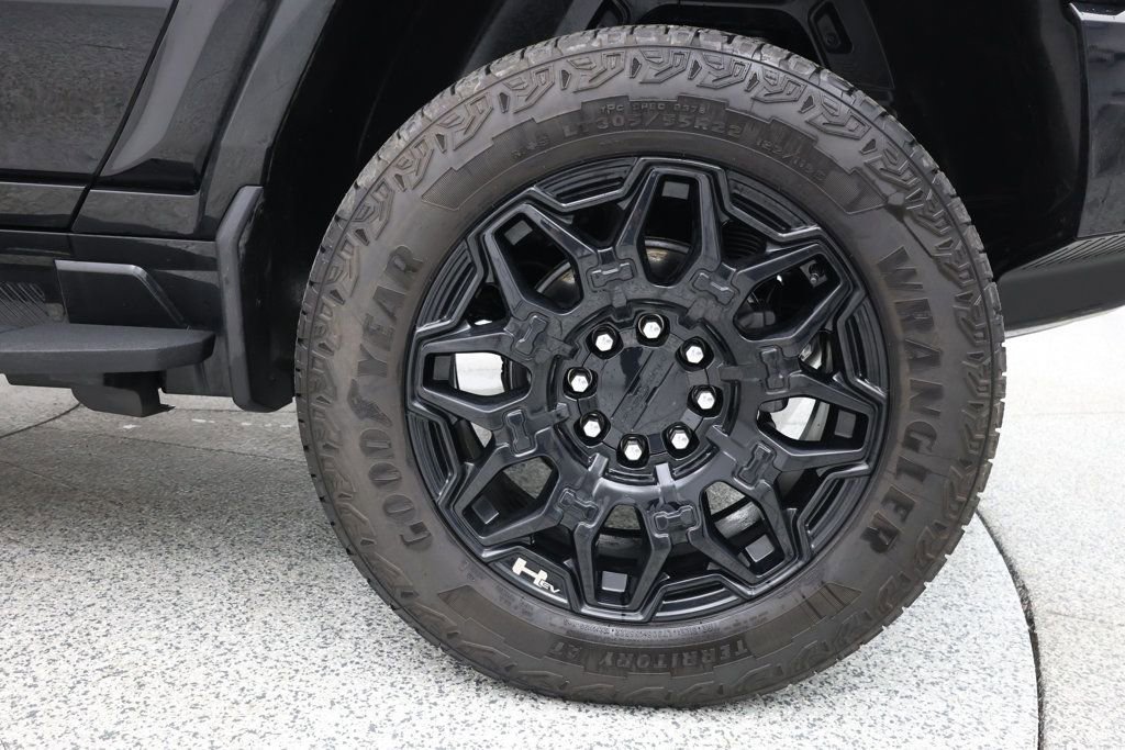 Used 2024 GMC Hummer EV 2X w/ LPO, Illumination Package image 6