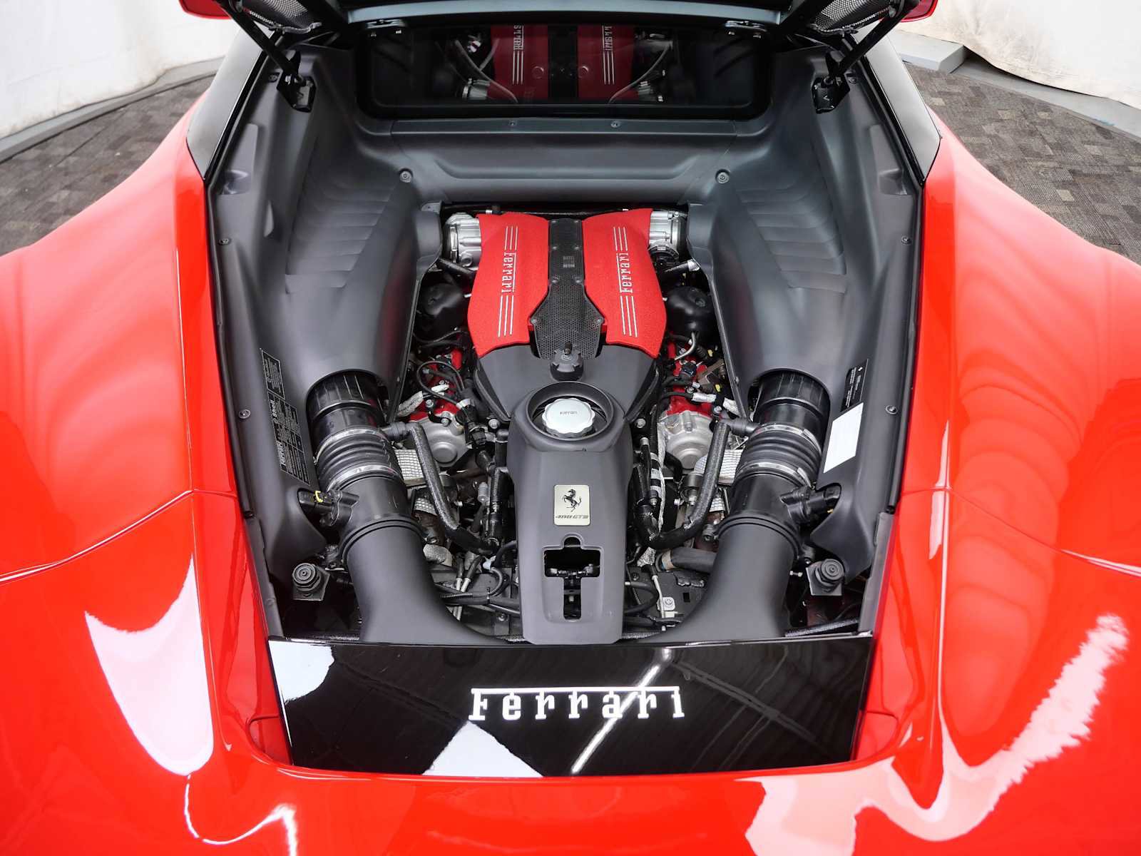 Certified 2016 Ferrari 488 GTB RWD image 32