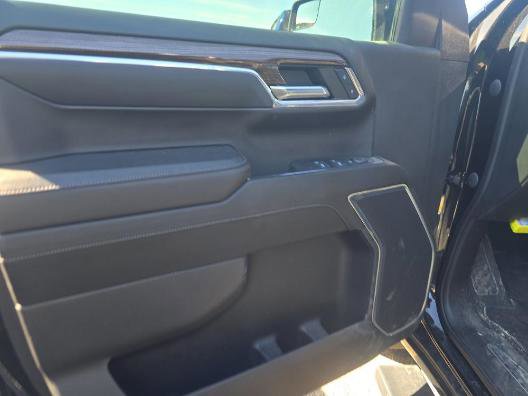 Used 2023 Chevrolet Silverado 1500 LT w/ Convenience Package II AWD/4WD image 8