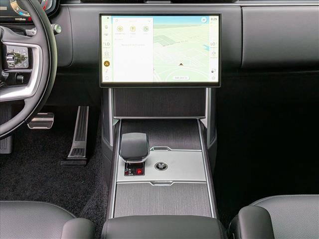 New 2026 Land Rover Range Rover Long Wheelbase SE image 11