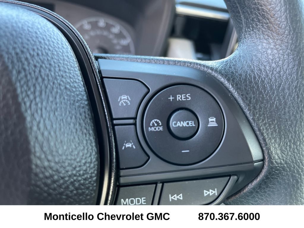 Used 2025 Toyota Corolla LE image 15