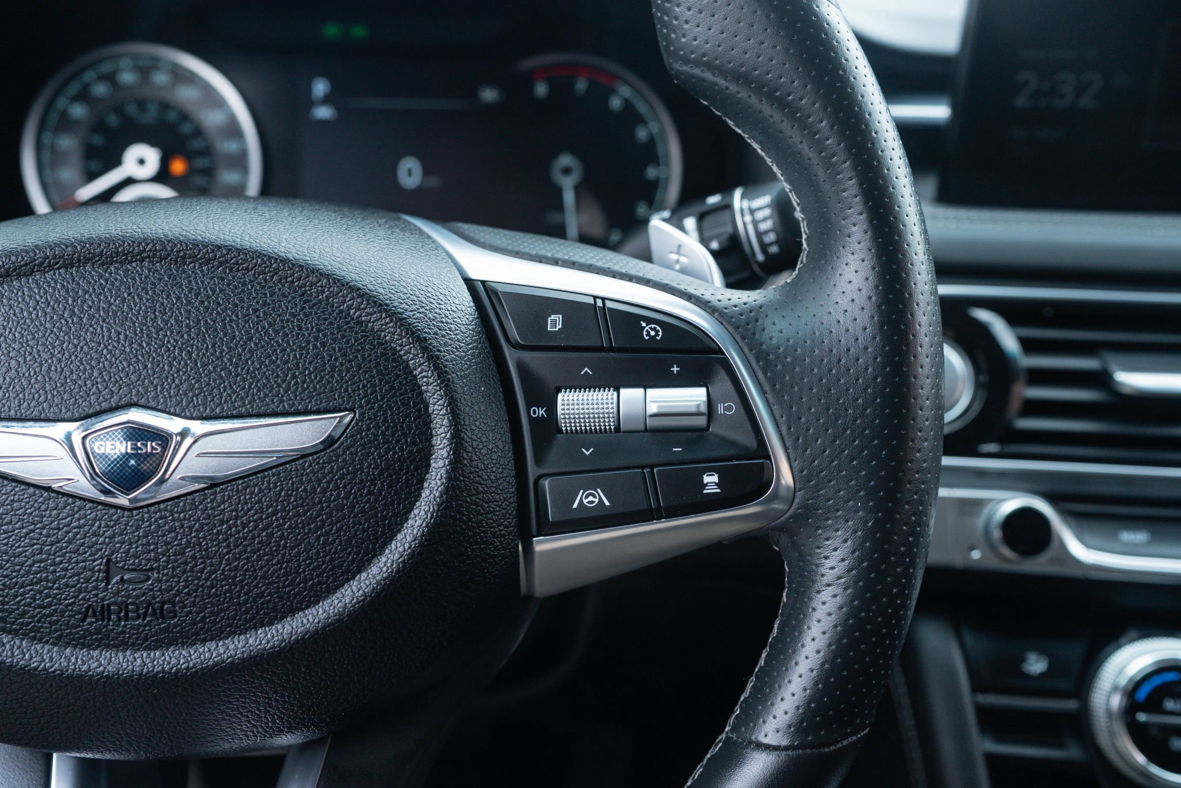 Used 2023 Genesis G70 2.0T image 29