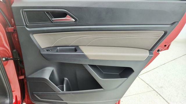 Used 2021 Volkswagen Atlas Cross Sport SE w/ Panoramic Sunroof Package image 27