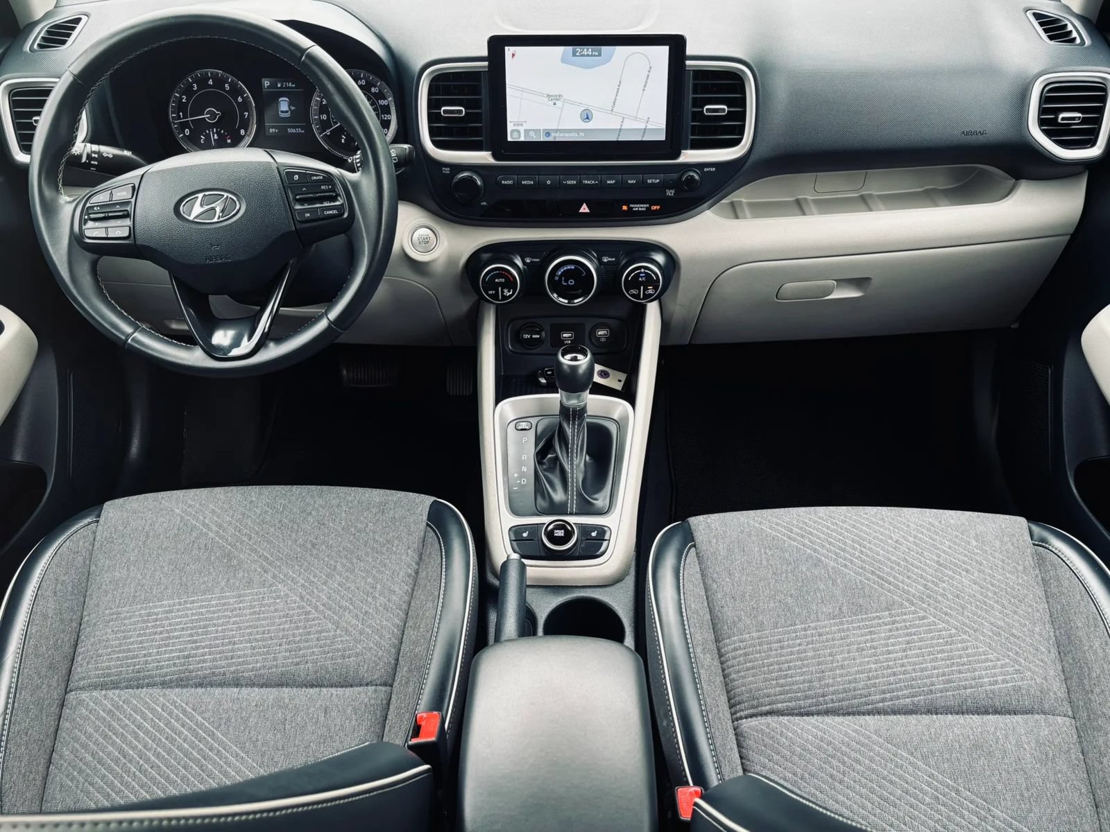 Used 2021 Hyundai Venue FWD image 16