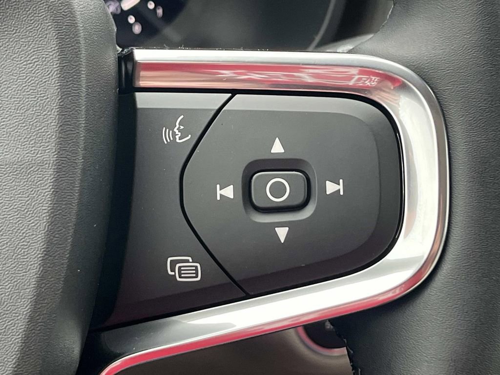 New 2026 Volvo XC40 B5 Ultra w/ Climate Package image 27