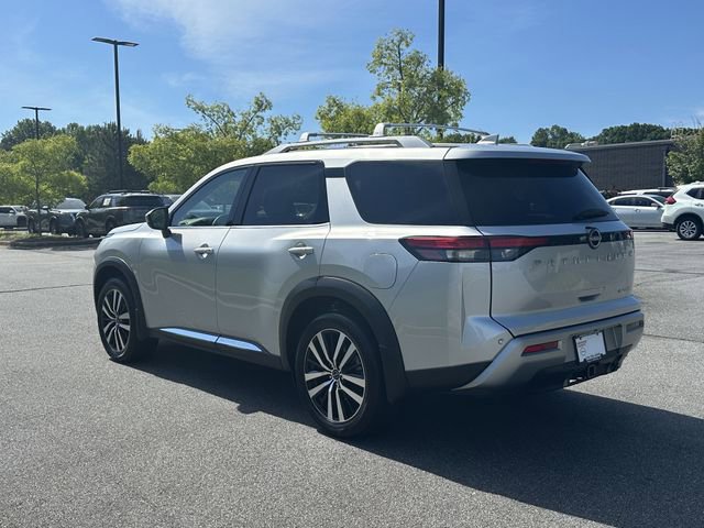 Certified 2025 Nissan Pathfinder Platinum FWD image 6