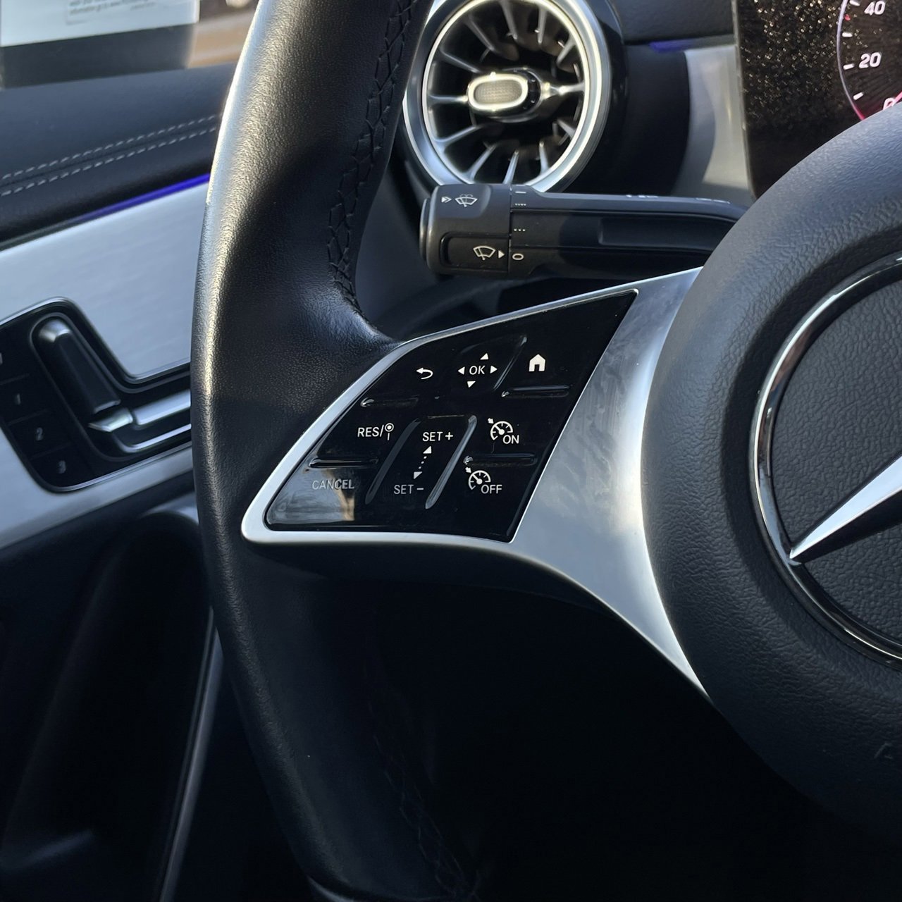 Used 2025 Mercedes-Benz CLA 250 image 13