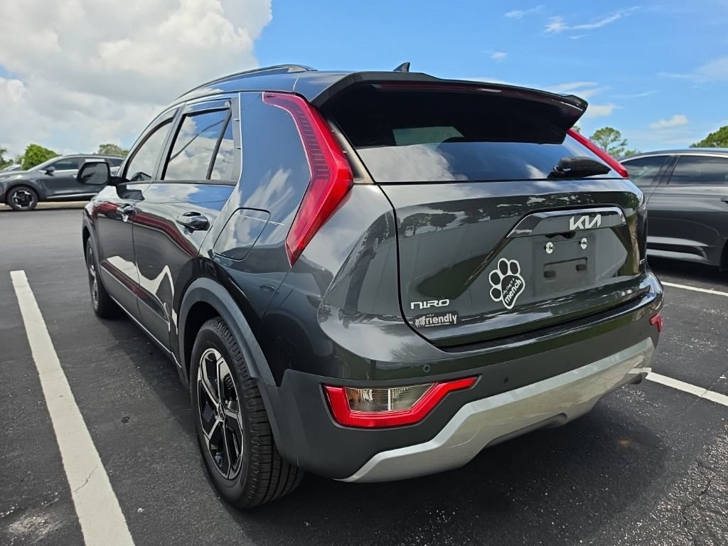 Certified 2023 Kia Niro EX FWD image 11