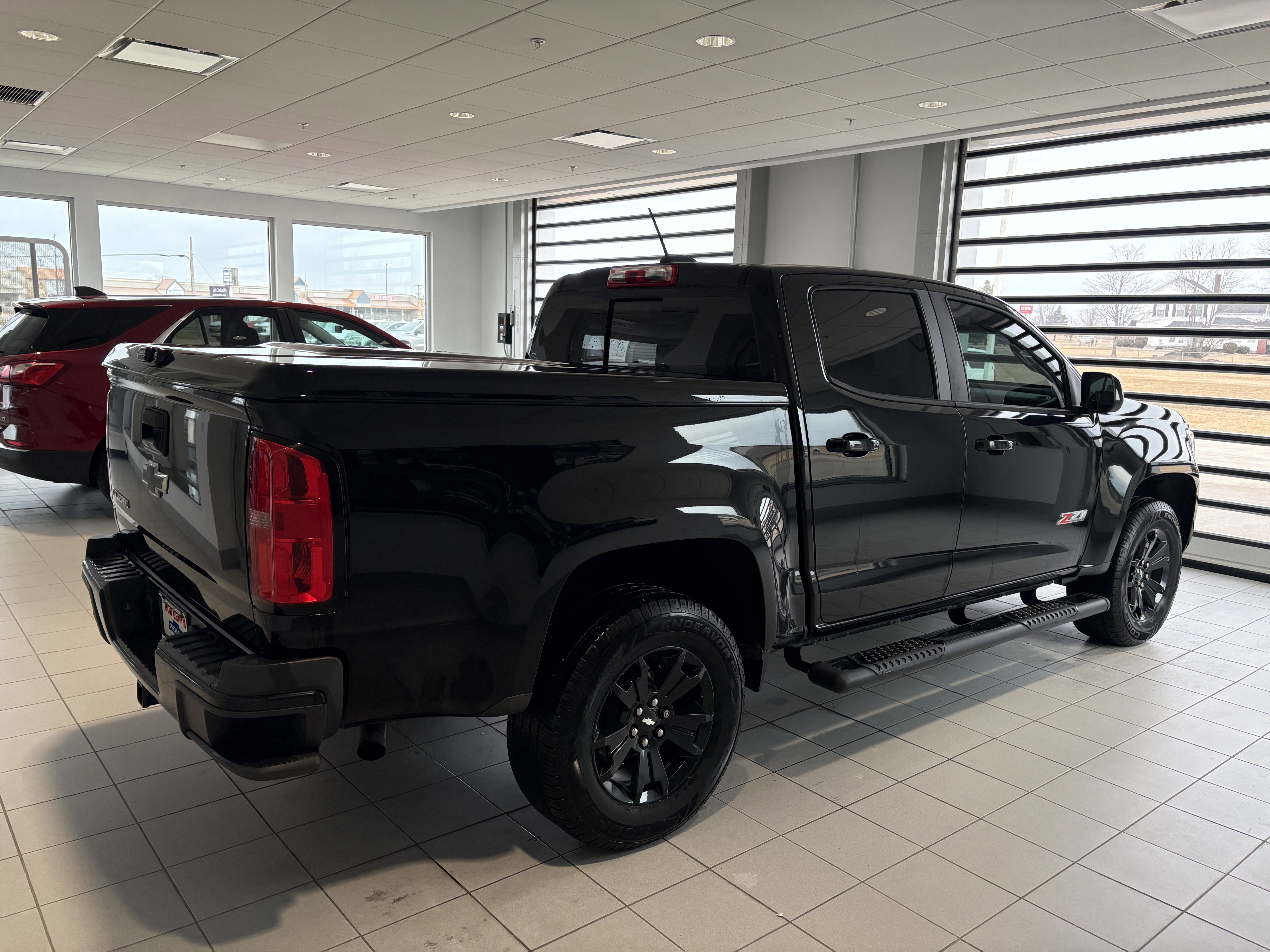 Used 2016 Chevrolet Colorado Z71 w/ Z71 Midnight Edition image 6