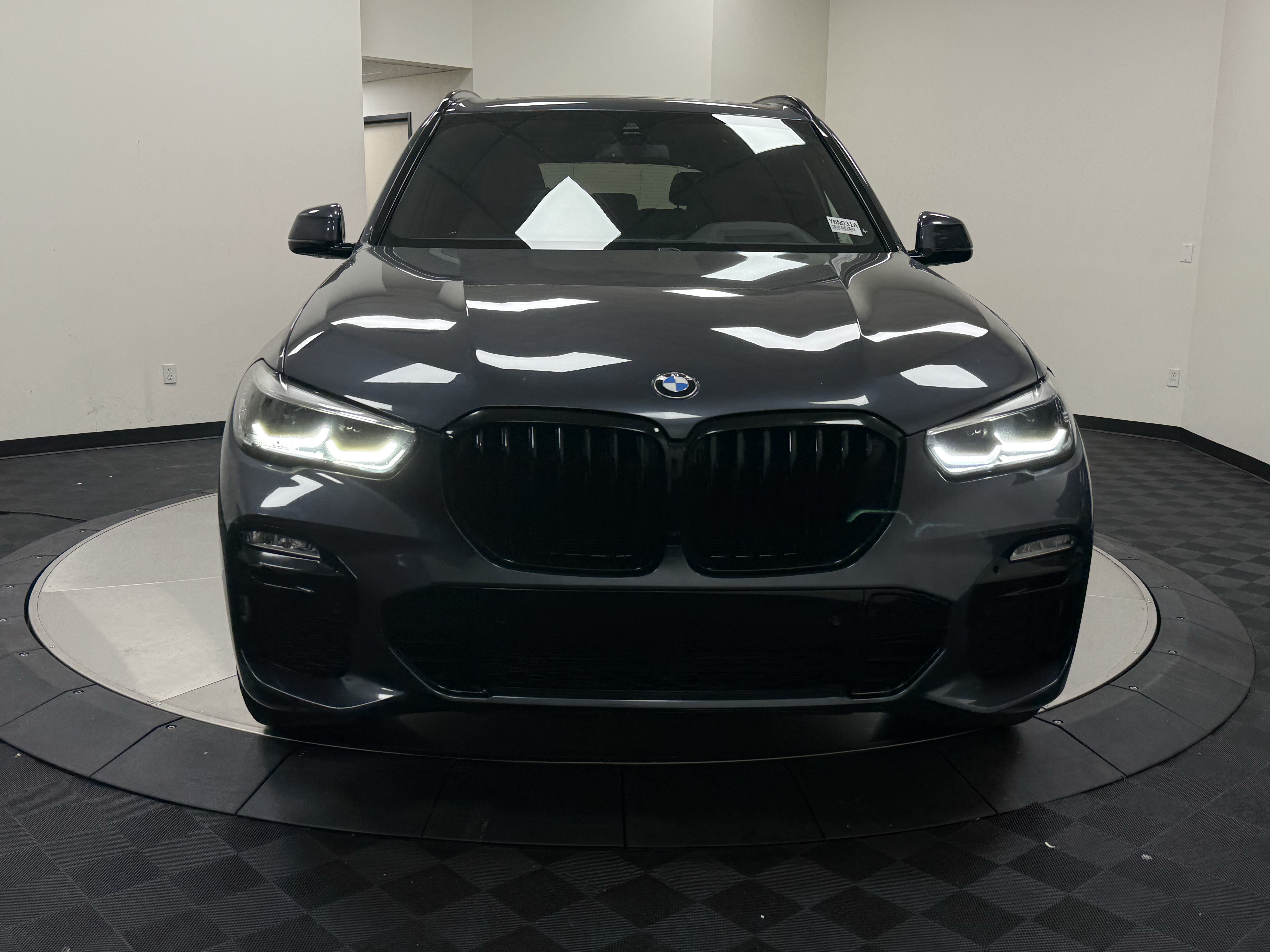Used 2020 BMW X5 sDrive40i w/ M Sport Package RWD image 2