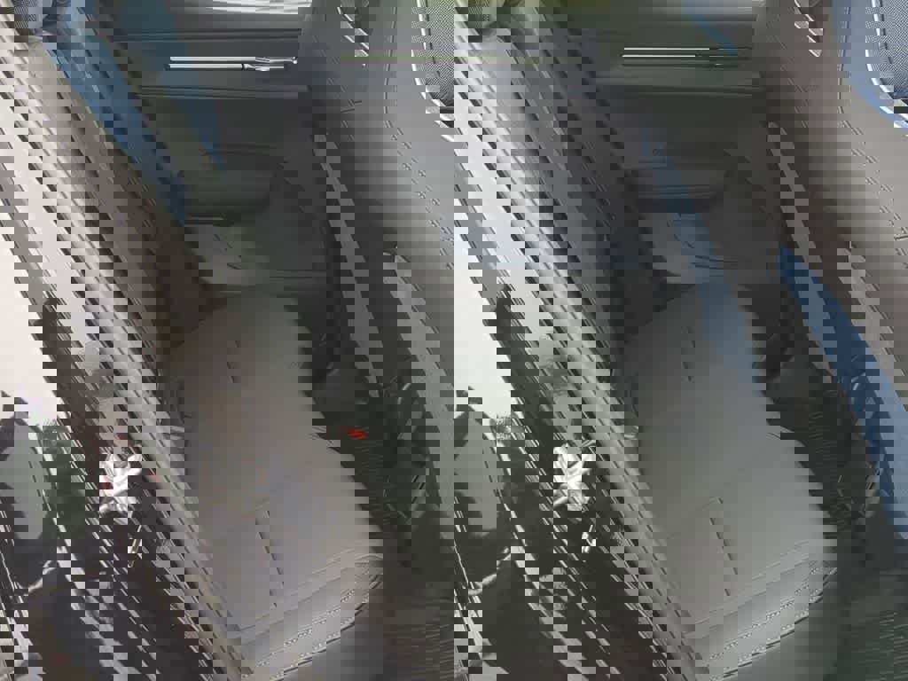 Used 2025 Volvo EX30 Plus w/ Protection Package Premier image 19