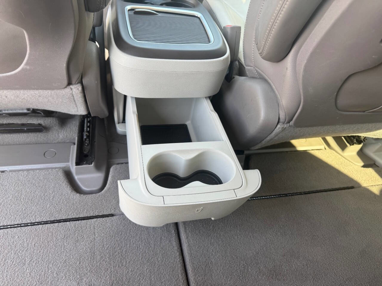 Used 2017 Chrysler Pacifica Touring-L Plus w/ Tire & Wheel Group image 23